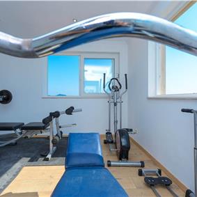 Luxury 5 Bedroom Beachfront Villa near Dubrovnik, Sleeps 11-12